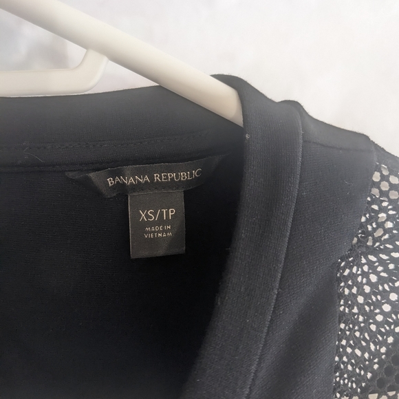 Banana Republic black top - Picture 2 of 3